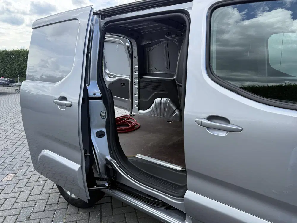 Opel Combo 50kWh 136 PK uit 2025, foto 9