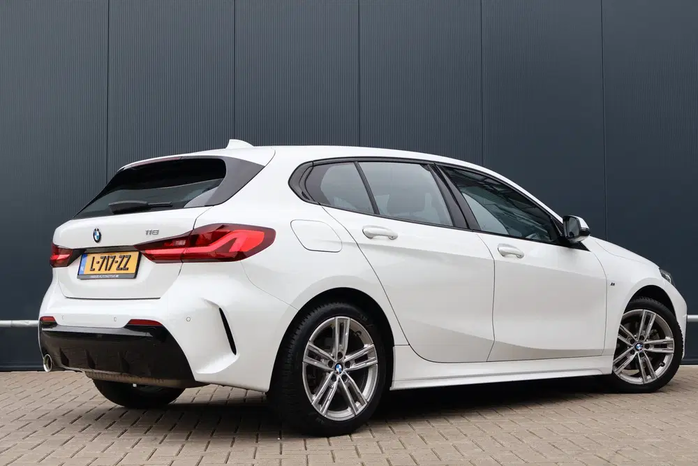 BMW 1-serie 118i M-Sport Business Edition uit 2021, foto 10