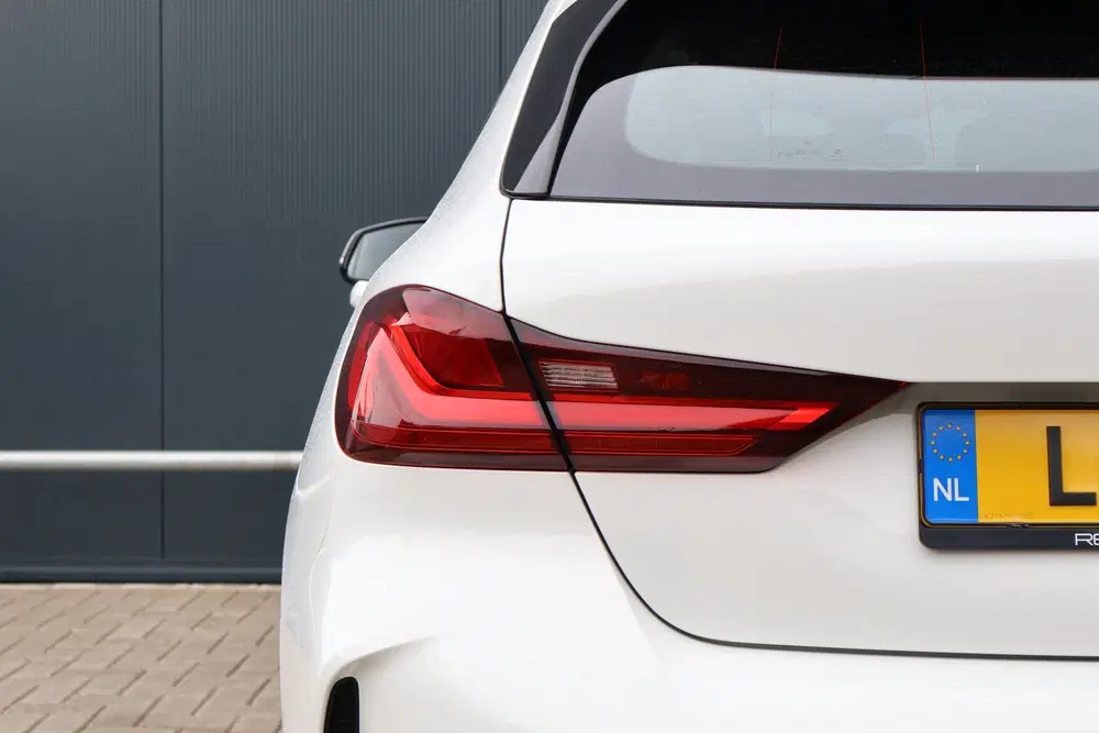 BMW 1-serie 118i M-Sport Business Edition uit 2021, foto 12