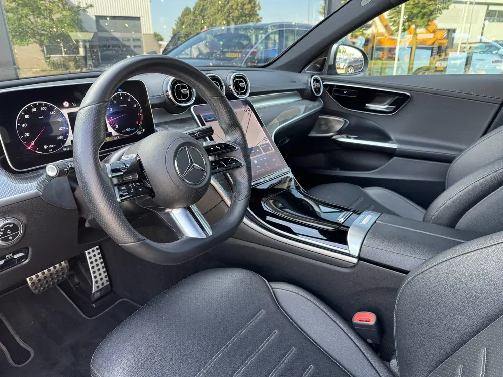 Mercedes-Benz C-Klasse 200 AUT AMG Line Pano uit 2021, foto 2