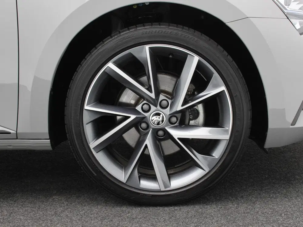 Skoda Superb 1.4 TSI iV Sportline Business uit 2024, foto 5