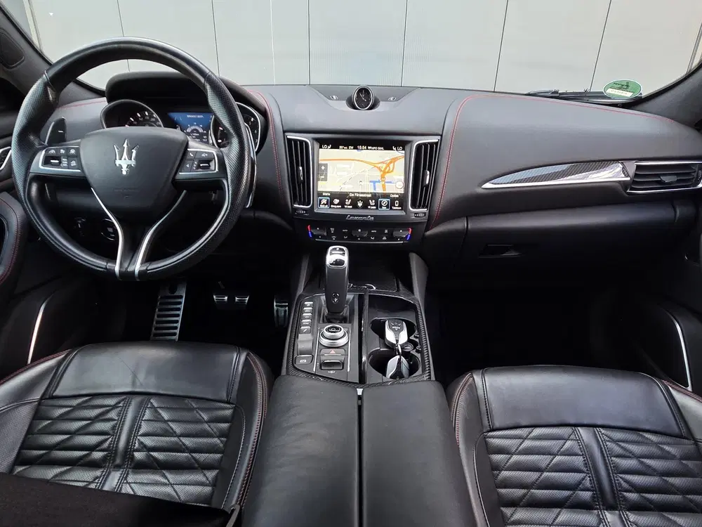 Maserati Levante 3.8 V8 GTS uit 2020, foto 14