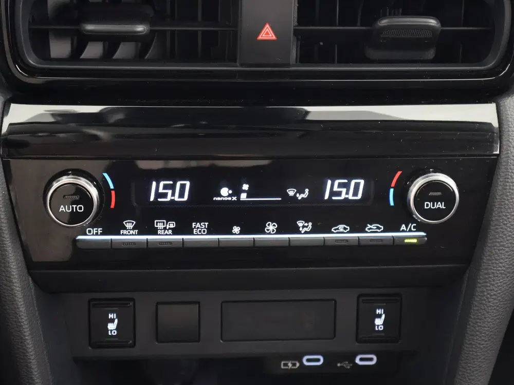 Toyota Yaris Cross 1.5 Hybrid 130 Executive Bi-Tone uit 2024, foto 8