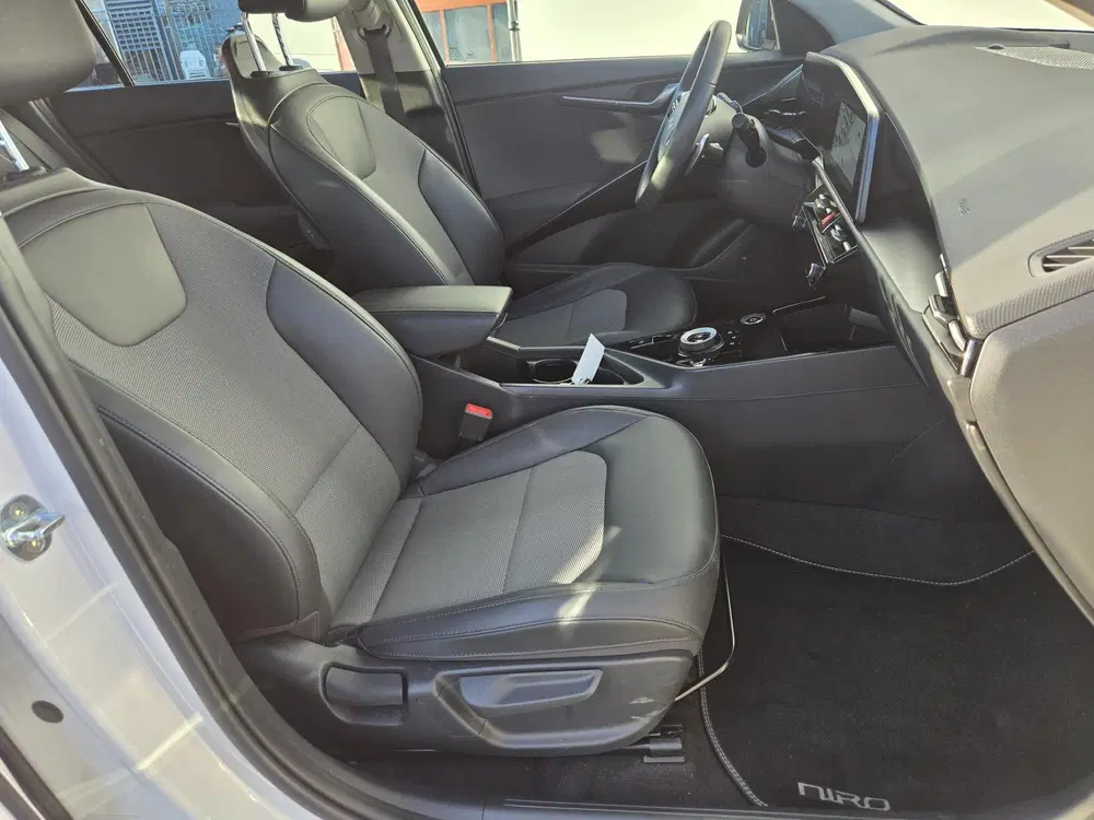 Kia Niro DynamicLine 64.8 kWh NL-AUTO uit 2022, foto 10