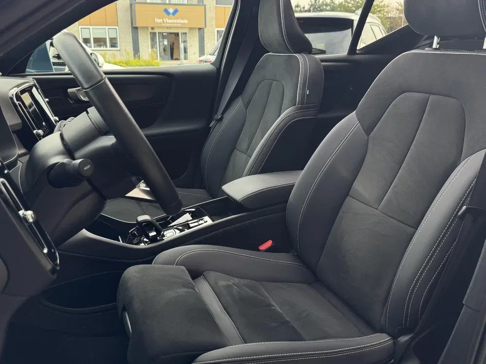Volvo XC40 1.5 T4 Plug-in hybrid Ultimate Bright NL-A uit 2022, foto 4