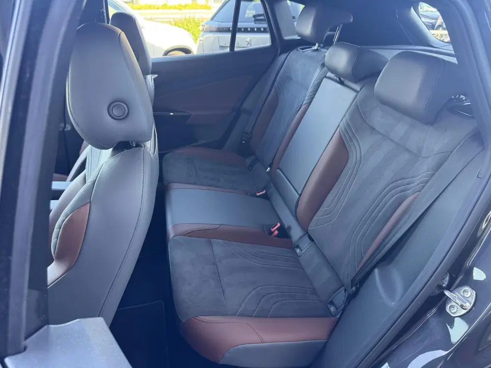 Volkswagen ID.4 First 77 kWh NL-AUTO uit 2020, foto 12