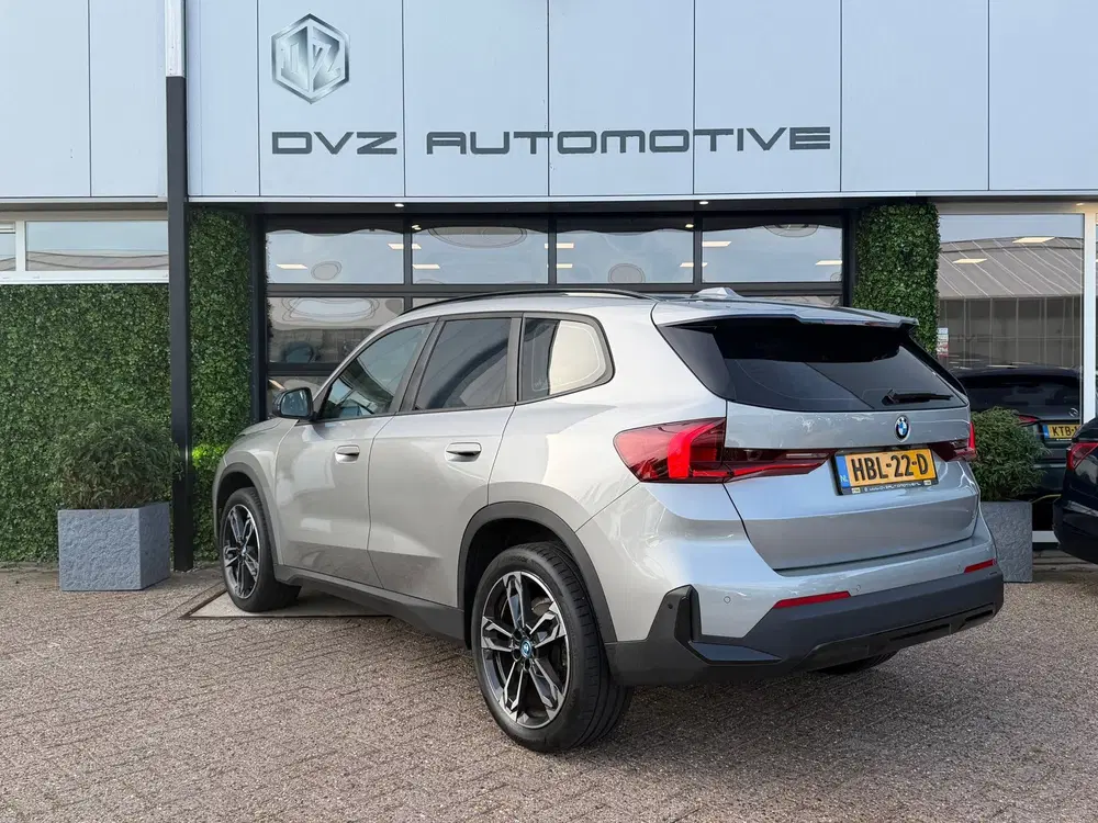 BMW X1 SDrive18i 136PK Aut. uit 2023, foto 3
