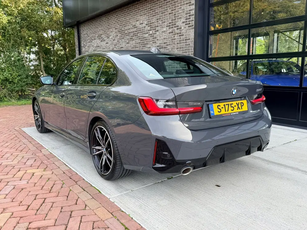 BMW 3-serie 318i uit 2023, foto 8