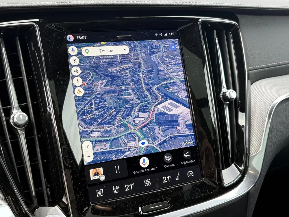 Volvo V60 2.0 T6 Plug-in hybrid AWD Ultra Dark uit 2026, foto 12