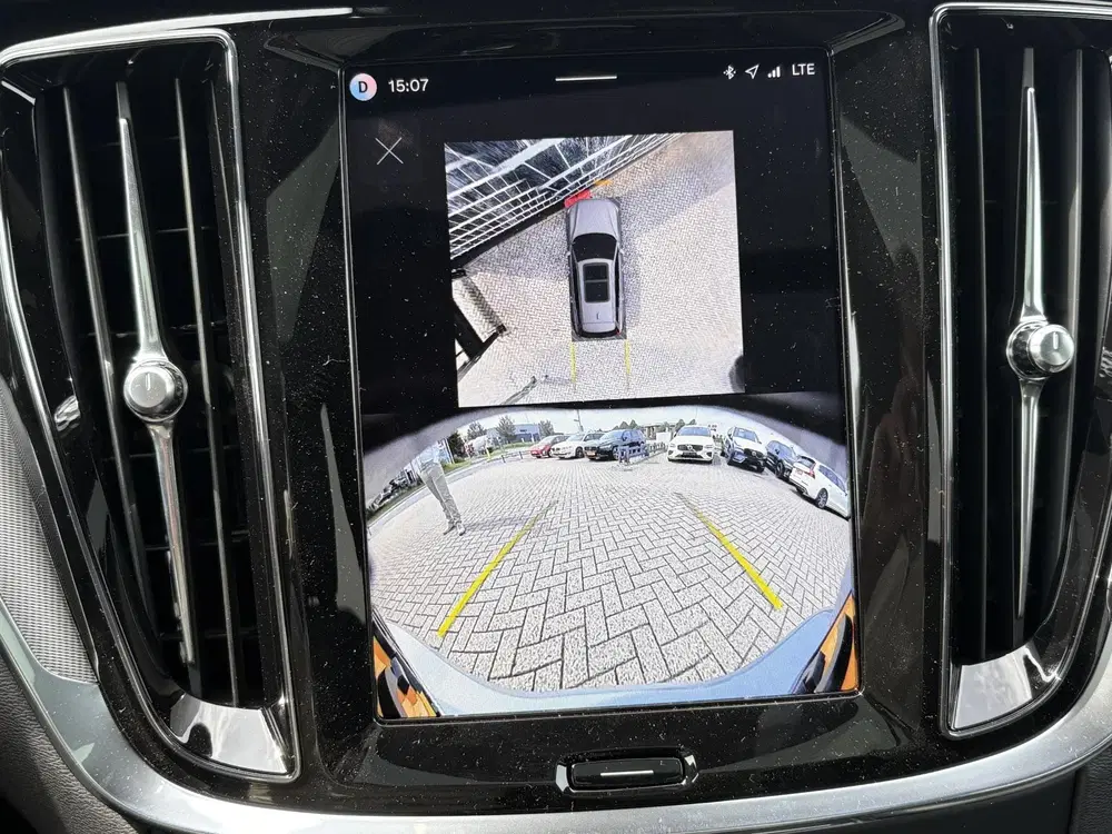 Volvo V60 2.0 T6 Plug-in hybrid AWD Ultra Dark uit 2026, foto 14