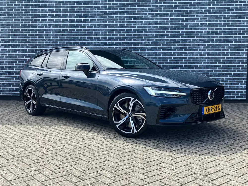 Volvo V60 2.0 T6 Plug-in hybrid AWD Ultra Dark uit 2026, foto 4