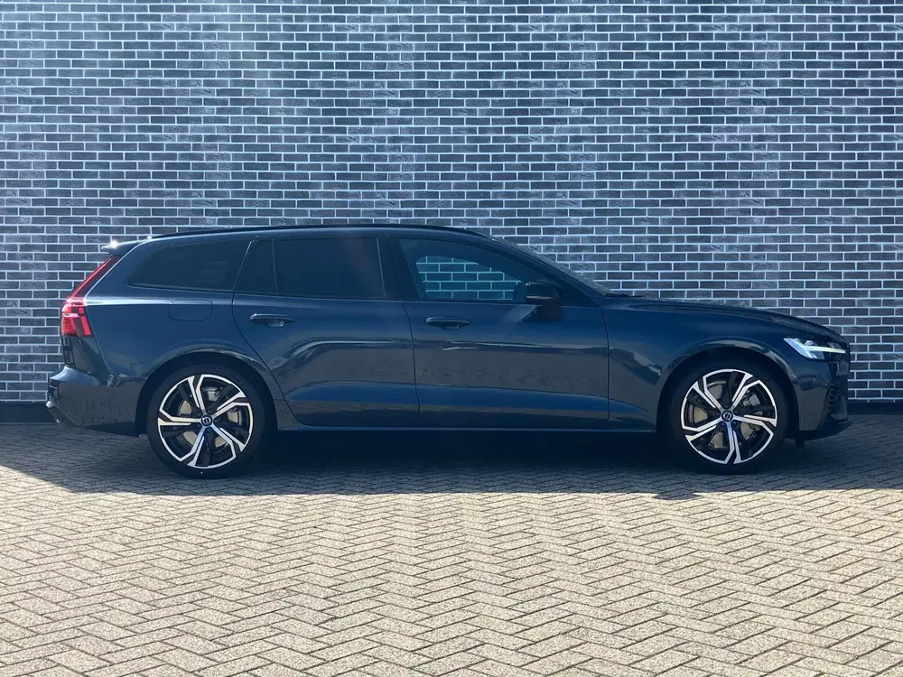 Volvo V60 2.0 T6 Plug-in hybrid AWD Ultra Dark uit 2026, foto 6