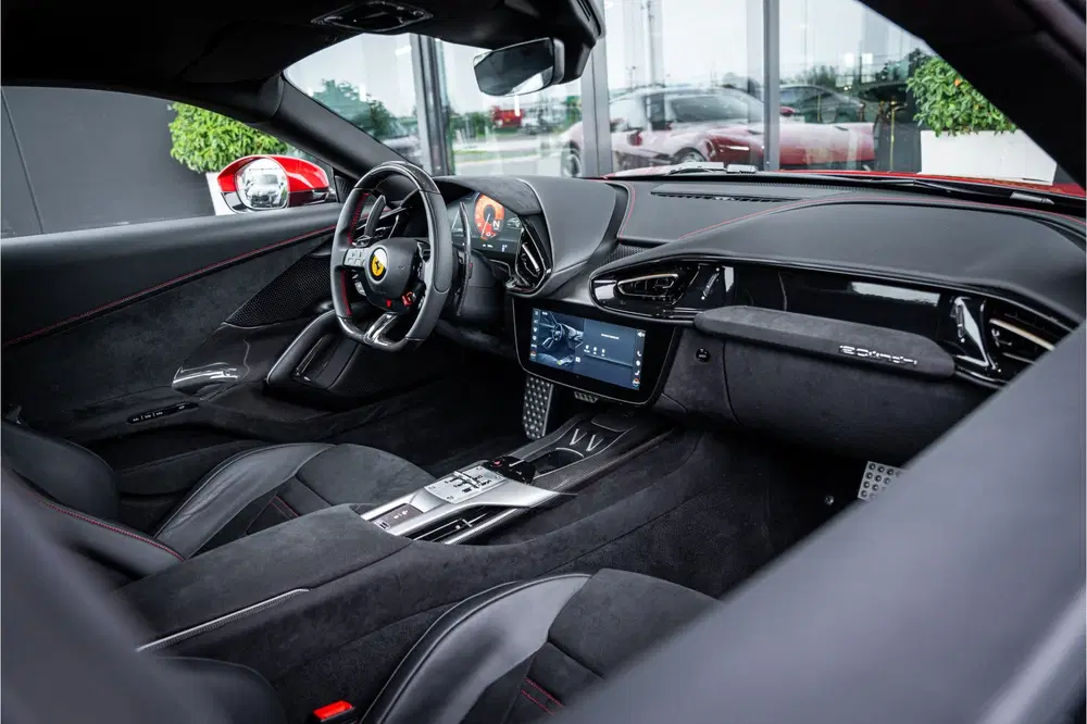 Ferrari 12 Cilindri 6.5 V12 uit 2025, foto 10