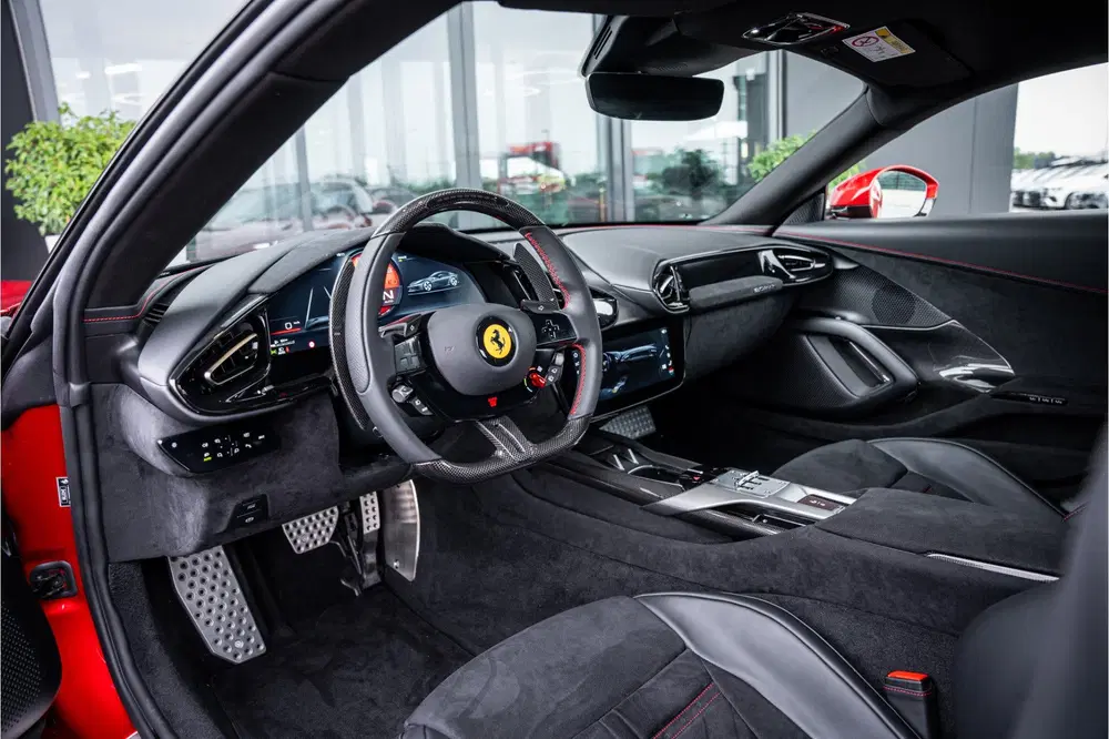 Ferrari 12 Cilindri 6.5 V12 uit 2025, foto 8