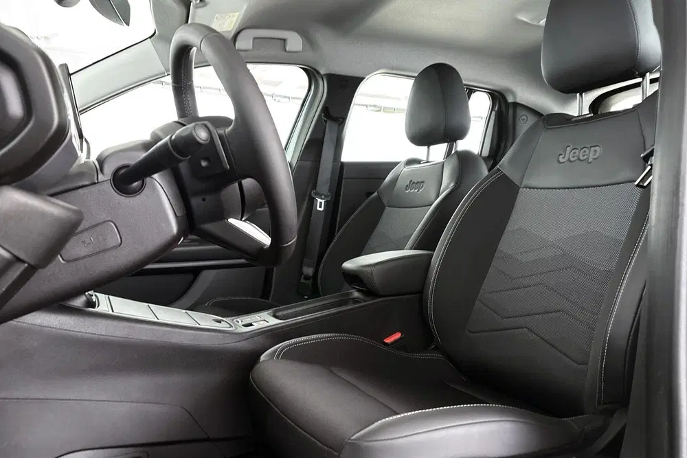 Jeep Avenger 1.2 e-Hybrid Summit Infotainment & Conveni uit 2025, foto 6