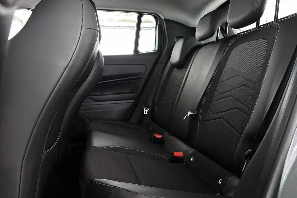 Jeep Avenger 1.2 e-Hybrid Summit Infotainment & Conveni uit 2025, foto 8