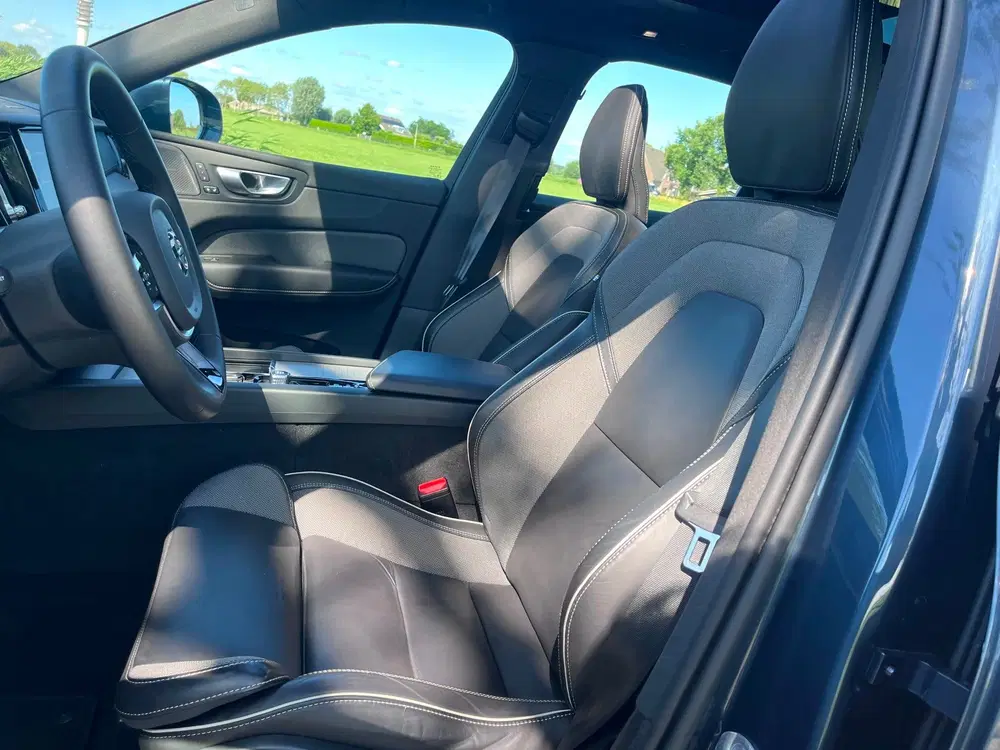Volvo XC60 2.0 T6 Plug-in hybrid AWD Ultimate Bright uit 2024, foto 11