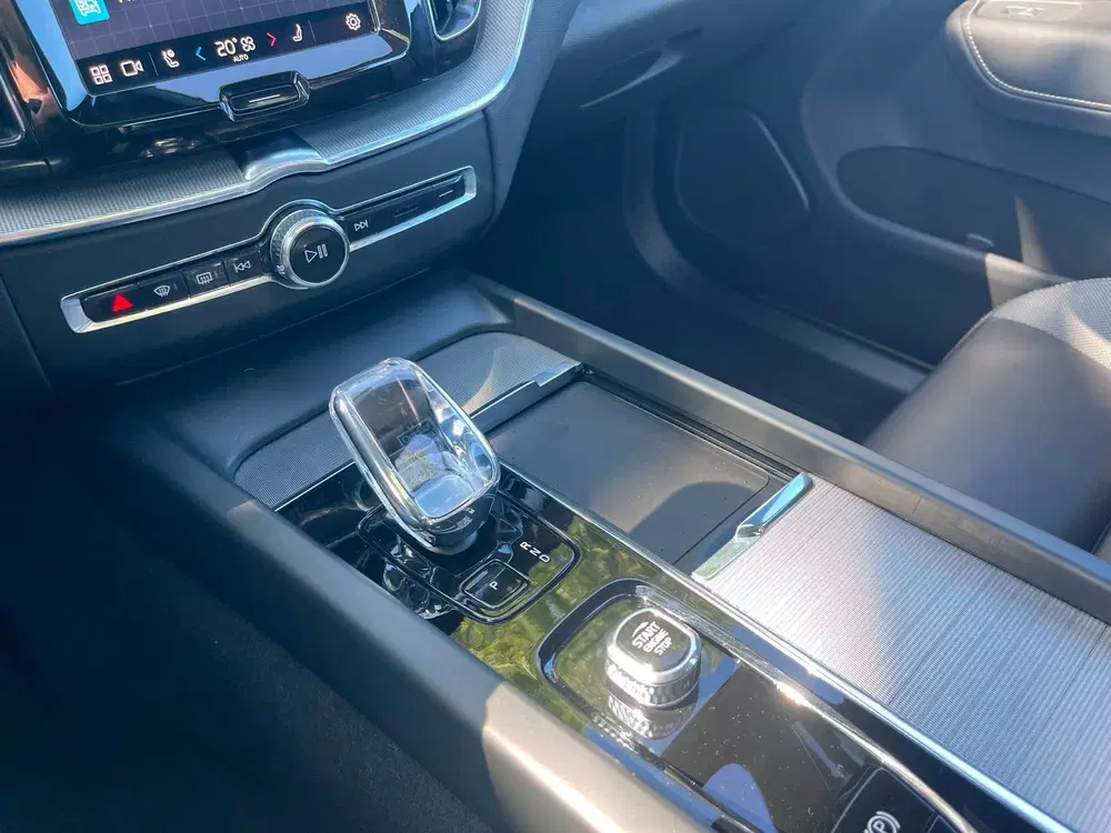 Volvo XC60 2.0 T6 Plug-in hybrid AWD Ultimate Bright uit 2024, foto 15