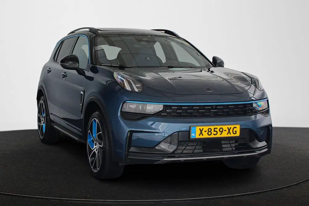 Lynk & Co 01 1.5 PHEV Panoramadak Stoelverwarming 360-C uit 2024, foto 2