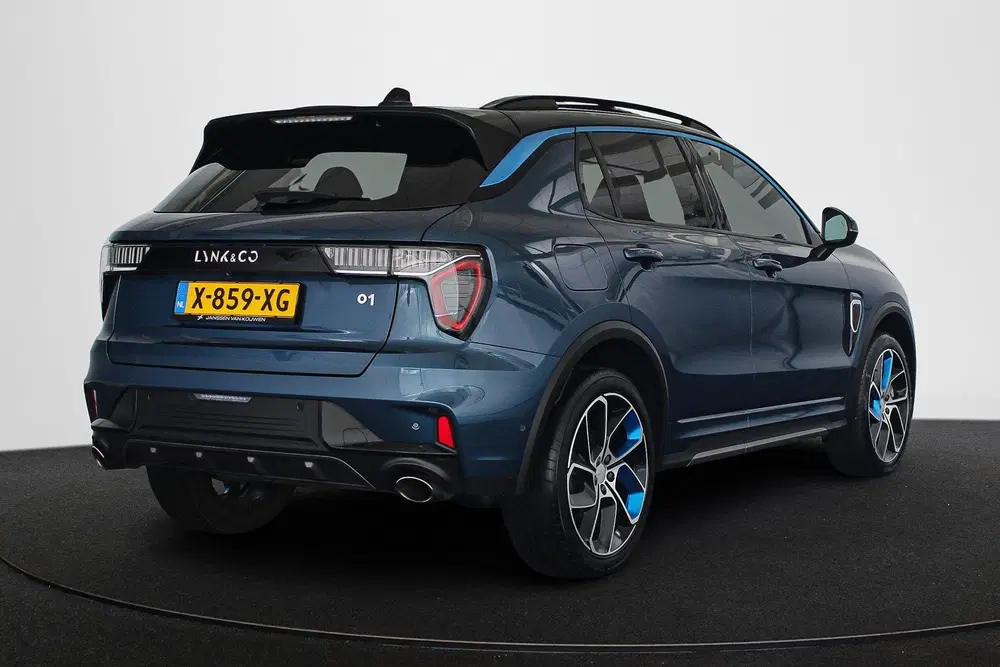 Lynk & Co 01 1.5 PHEV Panoramadak Stoelverwarming 360-C uit 2024, foto 3