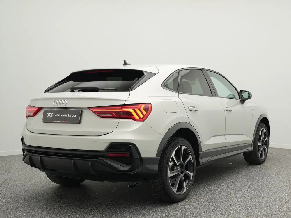 Audi Q3 45 TFSI e 245 PK S Edition Automaat uit 2022, foto 2