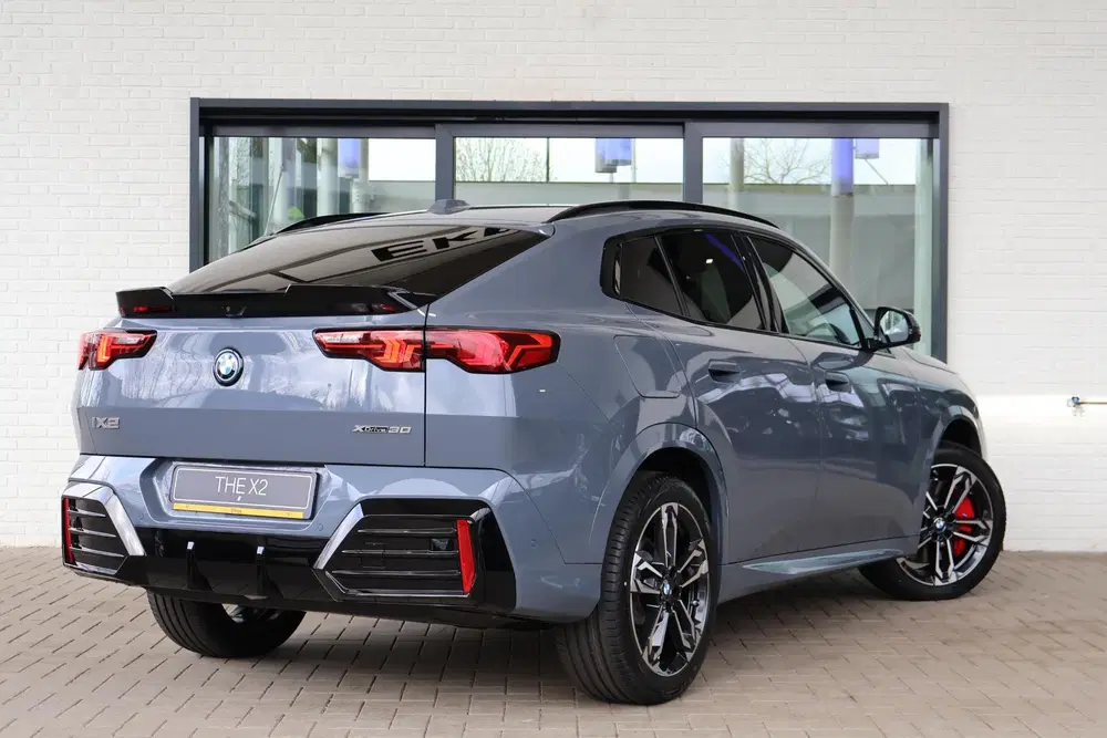 BMW iX2 xDrive30 M Sport Edition uit 2026, foto 2
