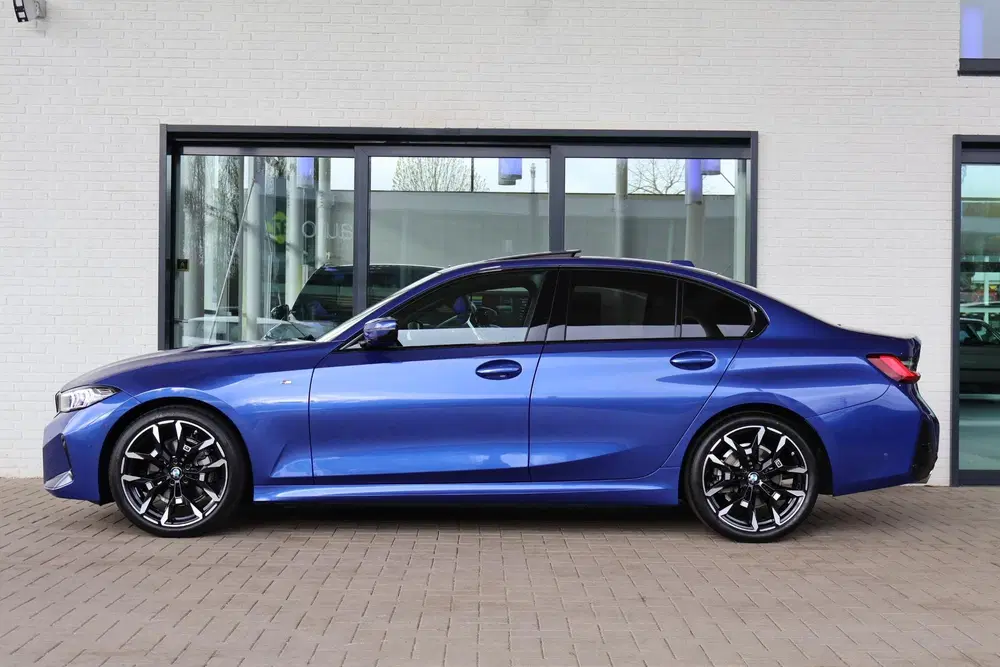 BMW 3-serie 320i M Sport uit 2026, foto 5