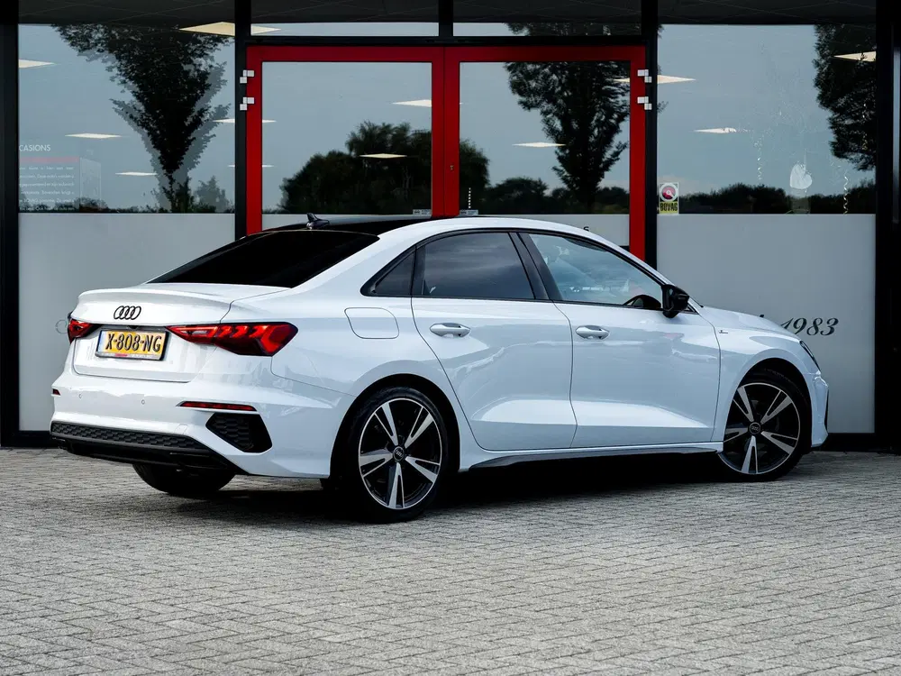 Audi A3 30 TFSI S edition uit 2023, foto 3