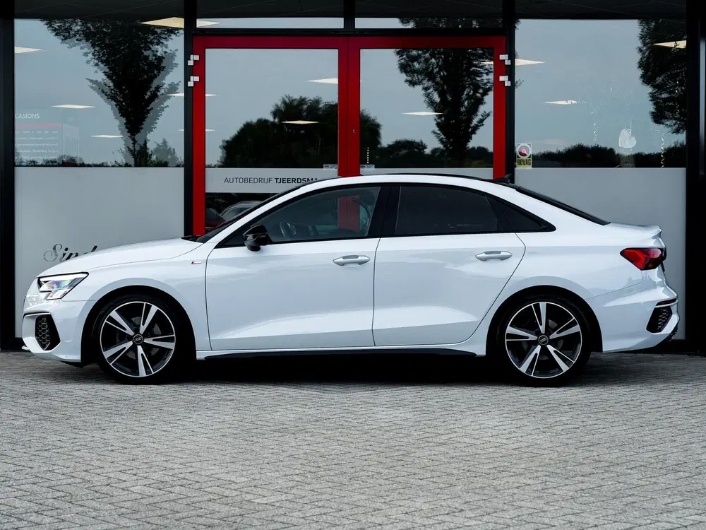 Audi A3 30 TFSI S edition uit 2023, foto 6
