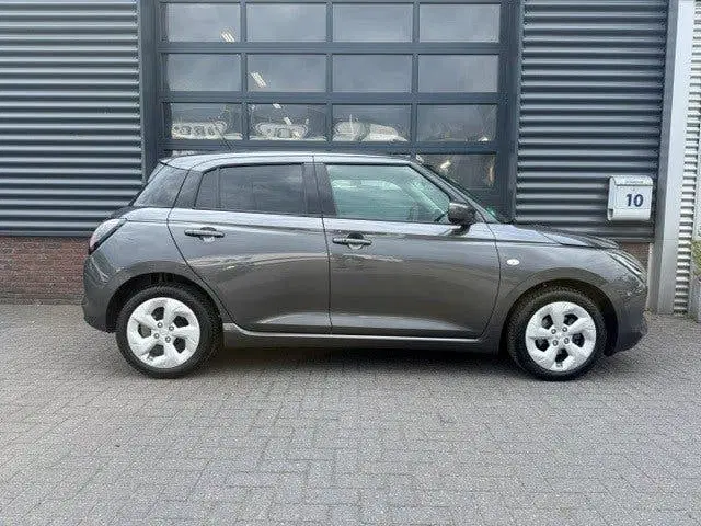 Suzuki Swift 1.2 Select Smart Hybrid Carplay PDC Camera uit 2025, foto 4