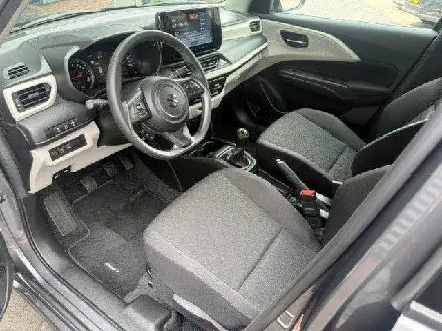 Suzuki Swift 1.2 Select Smart Hybrid Carplay PDC Camera uit 2025, foto 5