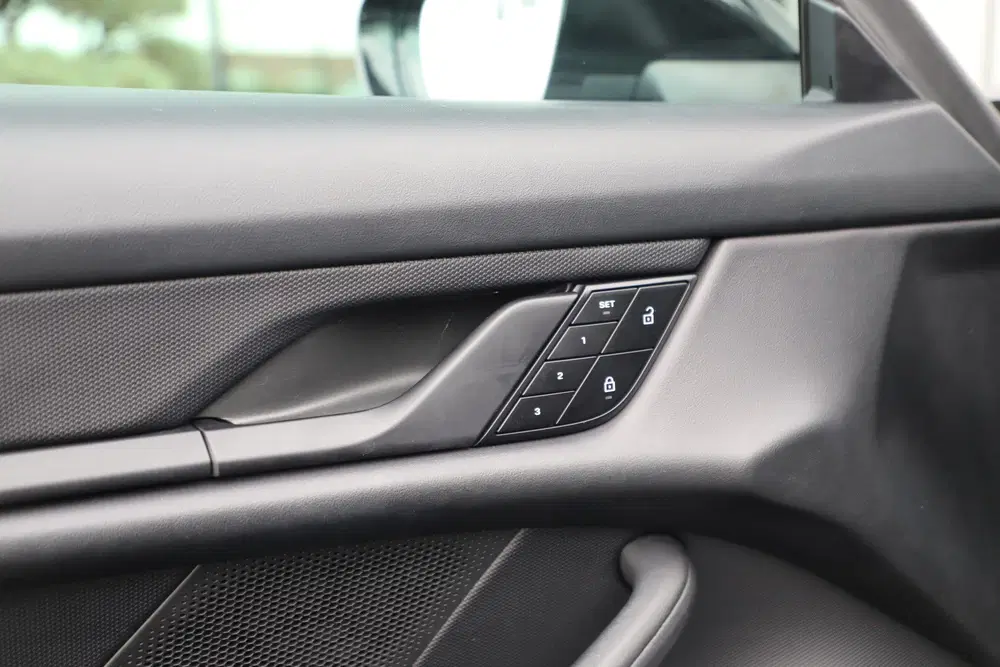 Porsche Taycan 4 93kWh uit 2022, foto 10