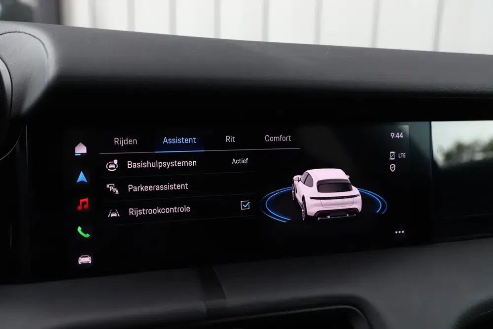 Porsche Taycan 4 93kWh uit 2022, foto 15