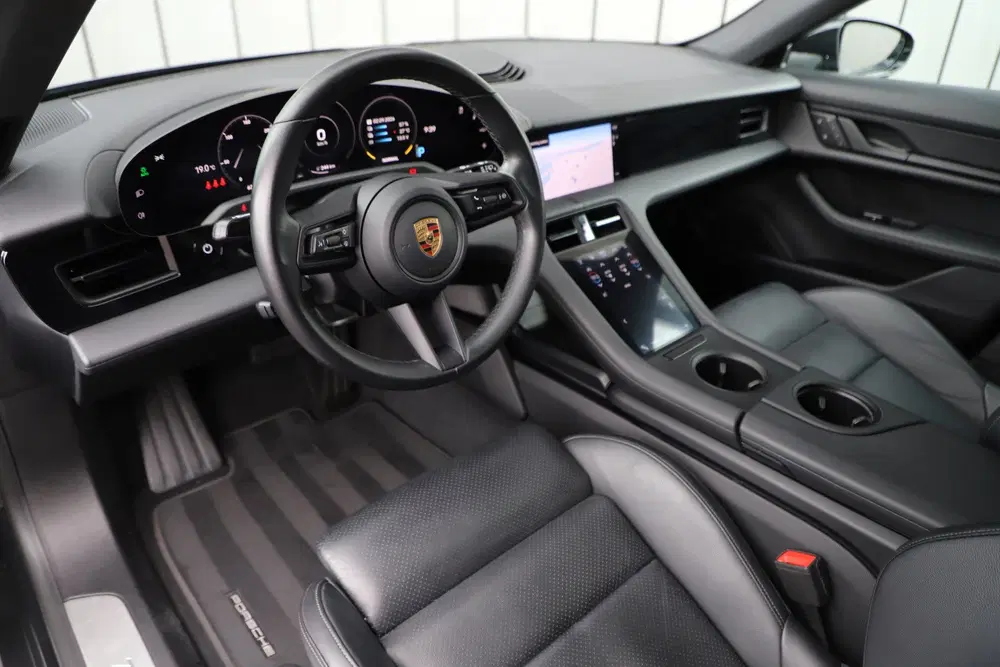 Porsche Taycan 4 93kWh uit 2022, foto 8