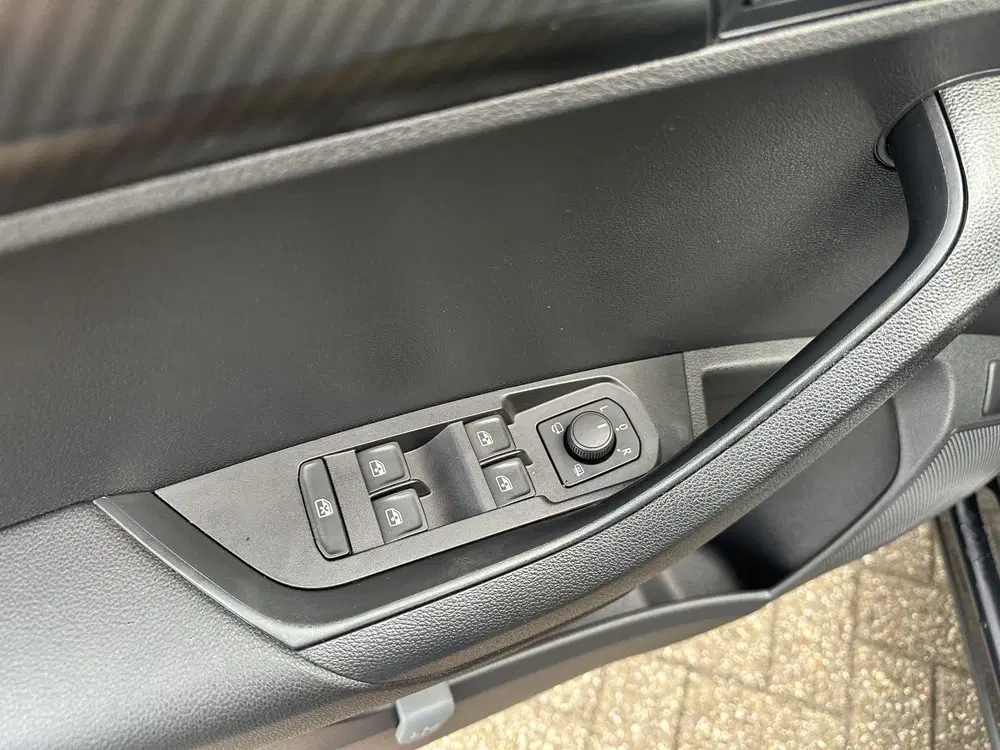 Skoda Karoq 1.5 TSI ACT Sportline Business uit 2022, foto 10