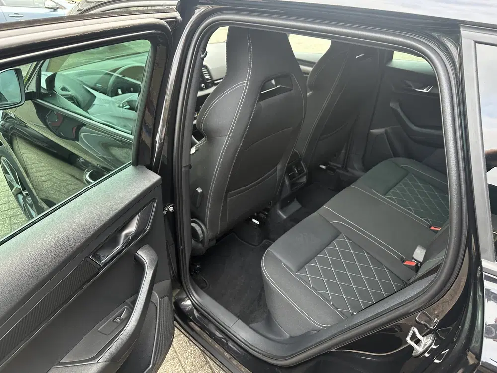 Skoda Karoq 1.5 TSI ACT Sportline Business uit 2022, foto 12