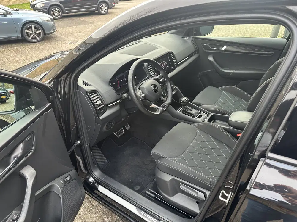 Skoda Karoq 1.5 TSI ACT Sportline Business uit 2022, foto 8
