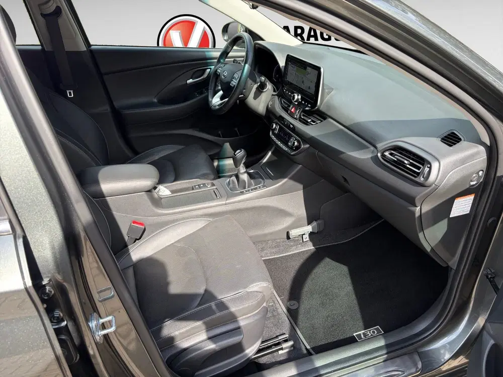 Hyundai i30 1.5 T-GDi MHEV Premium uit 2023, foto 14