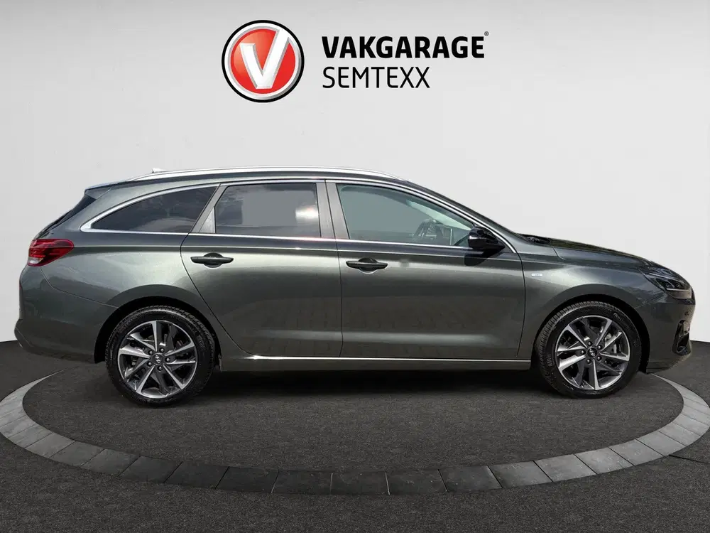Hyundai i30 1.5 T-GDi MHEV Premium uit 2023, foto 9