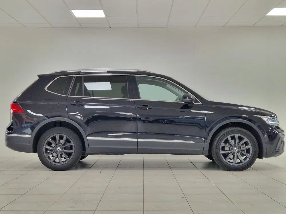 Volkswagen Tiguan Allspace 1.5 TSI Life 7p. 7-ZITS uit 2023, foto 4