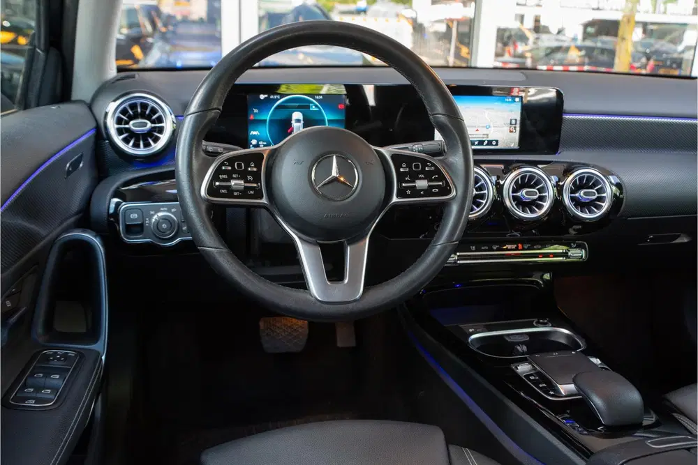 Mercedes-Benz A-Klasse 180 Business Solution AMG Ambient Cru uit 2019, foto 4
