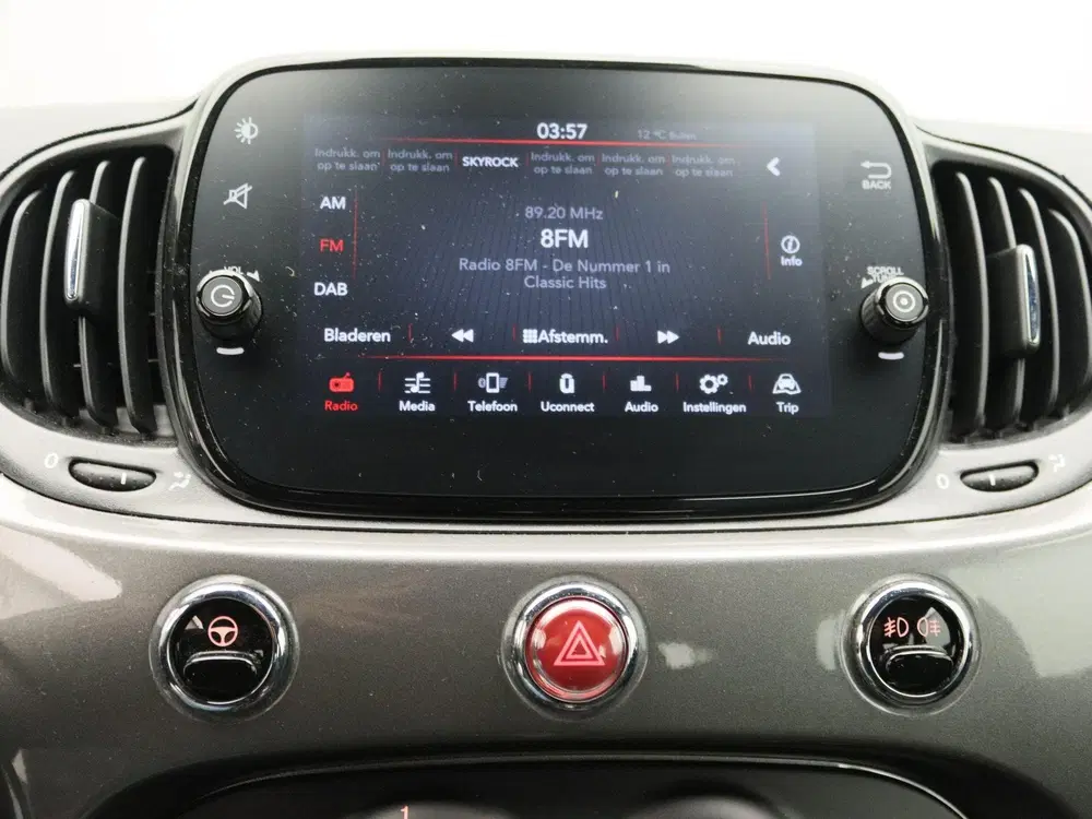 Fiat 500 1.0 Hybrid uit 2023, foto 10