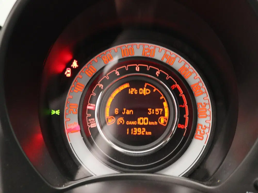 Fiat 500 1.0 Hybrid uit 2023, foto 9