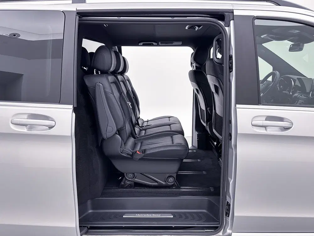 Mercedes-Benz V-Klasse 250d 4-MATIC DC Extra Lang AMG Line L uit 2022, foto 11