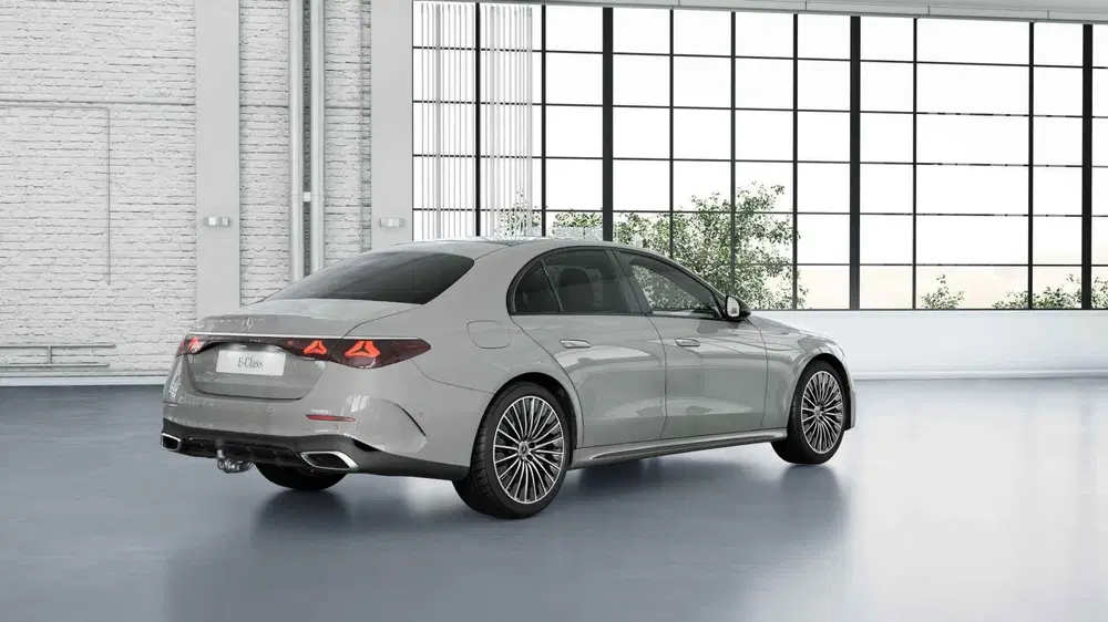 Mercedes-Benz E-Klasse 300e Sport Edition uit 2026, foto 2