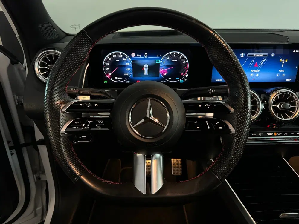 Mercedes-Benz GLB 180 Star Edition AMG Line Plus Pano uit 2024, foto 11