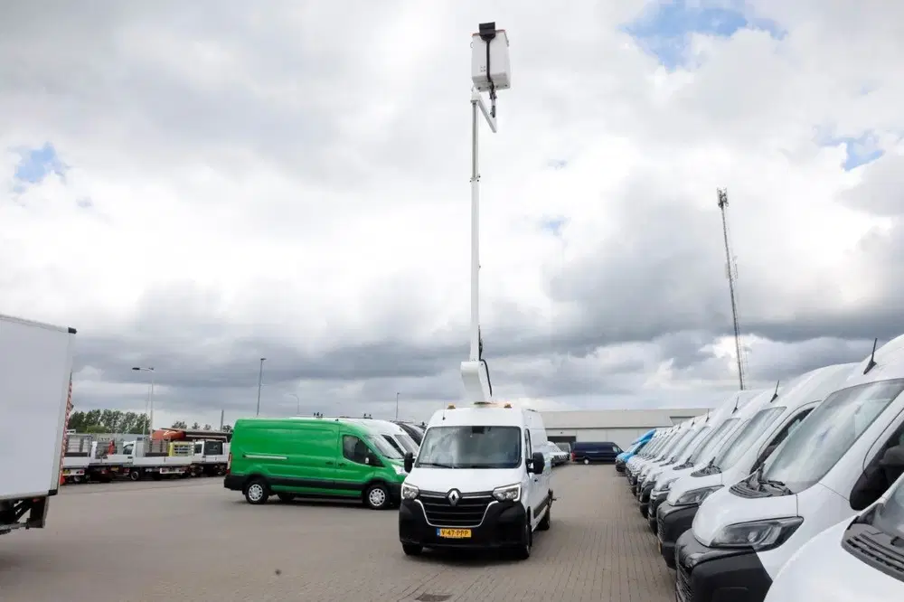Renault Master T35 2.3 dCi 145pk L2H2 121FT Hoogwerker We uit 2021, foto 2