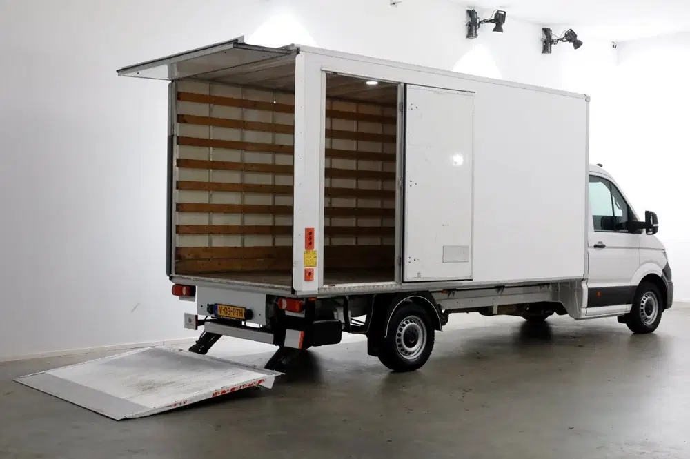 Volkswagen Crafter 35 2.0 TDI 140pk Bakwagen met laadklep en uit 2021, foto 12