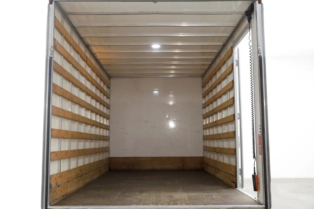 Volkswagen Crafter 35 2.0 TDI 140pk Bakwagen met laadklep en uit 2021, foto 3