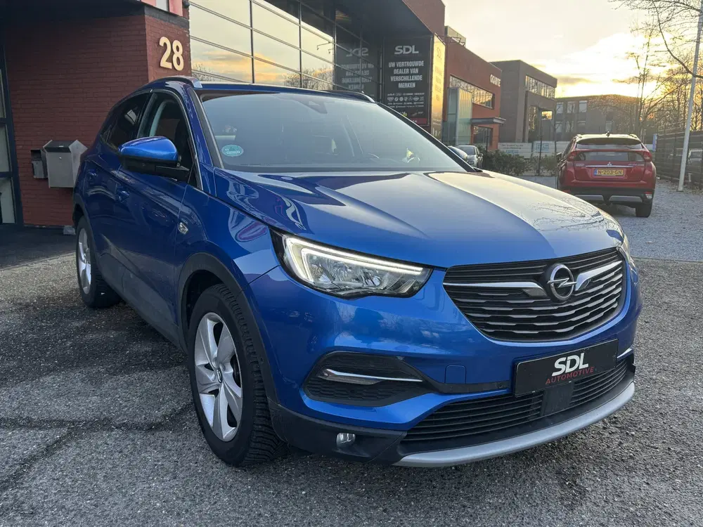 Opel Grandland 1.6 Turbo Hybrid Business Elegance uit 2021, foto 3